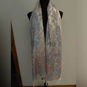 Pashmina scarf paisley design